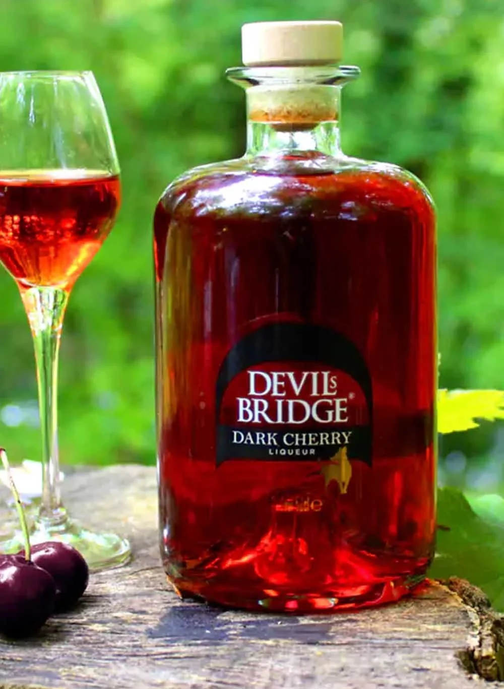 Devil's Bridge Spiced Rum (50cl, 20%) — The Rum Company - British